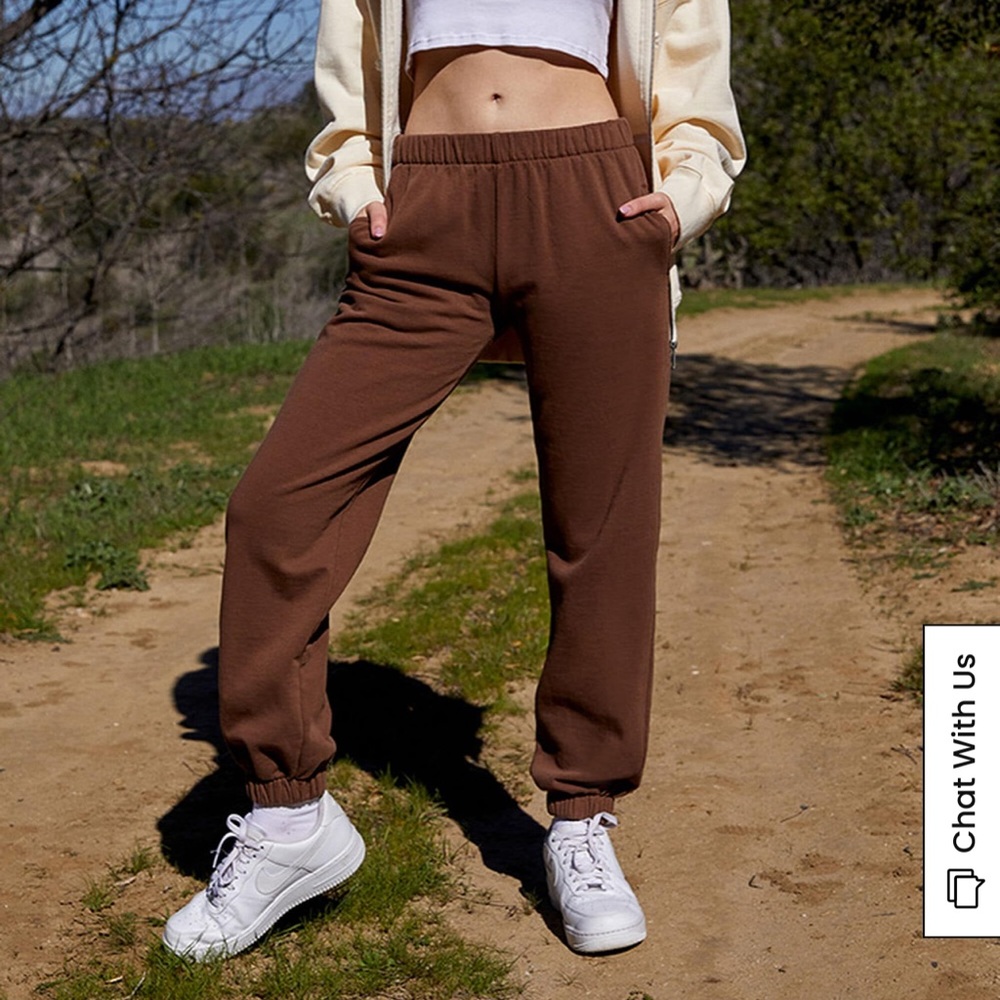 John Galt, Brandy Melville sweatpants